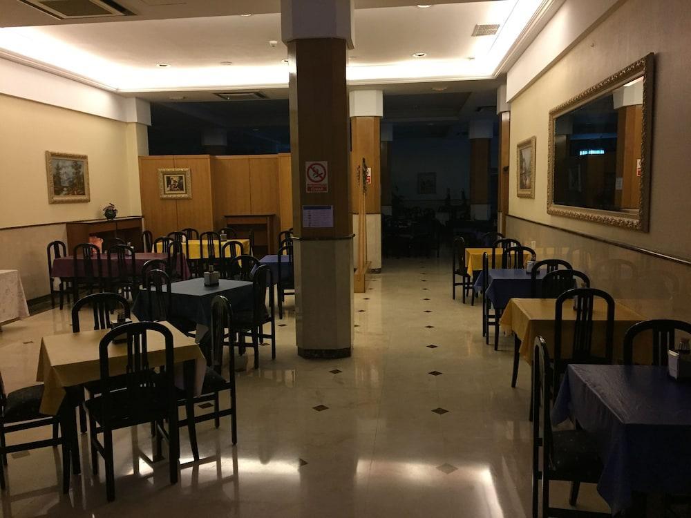 Hotel Ciudad De Фуенлабрада Екстериор снимка