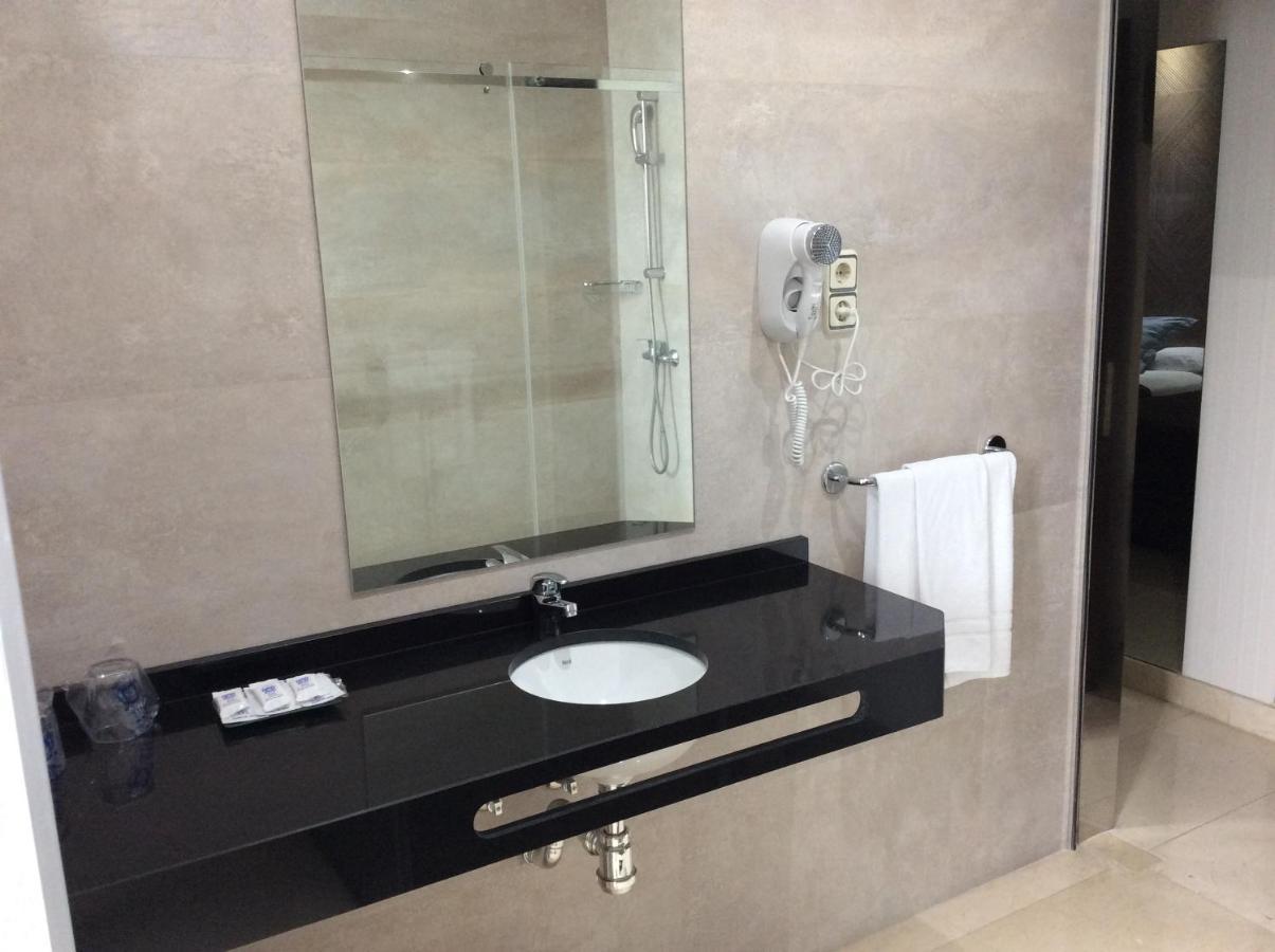 Hotel Ciudad De Фуенлабрада Екстериор снимка
