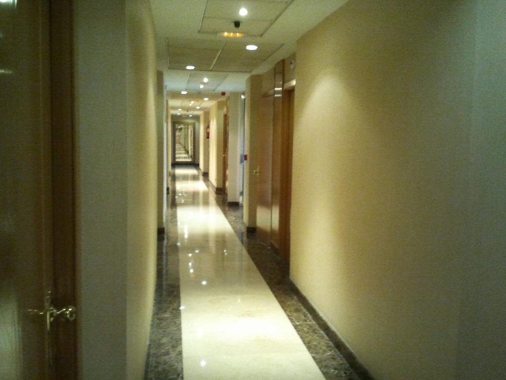 Hotel Ciudad De Фуенлабрада Екстериор снимка