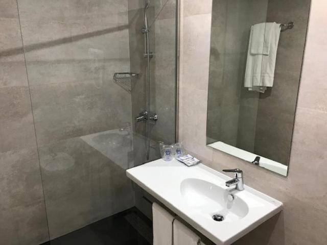 Hotel Ciudad De Фуенлабрада Екстериор снимка