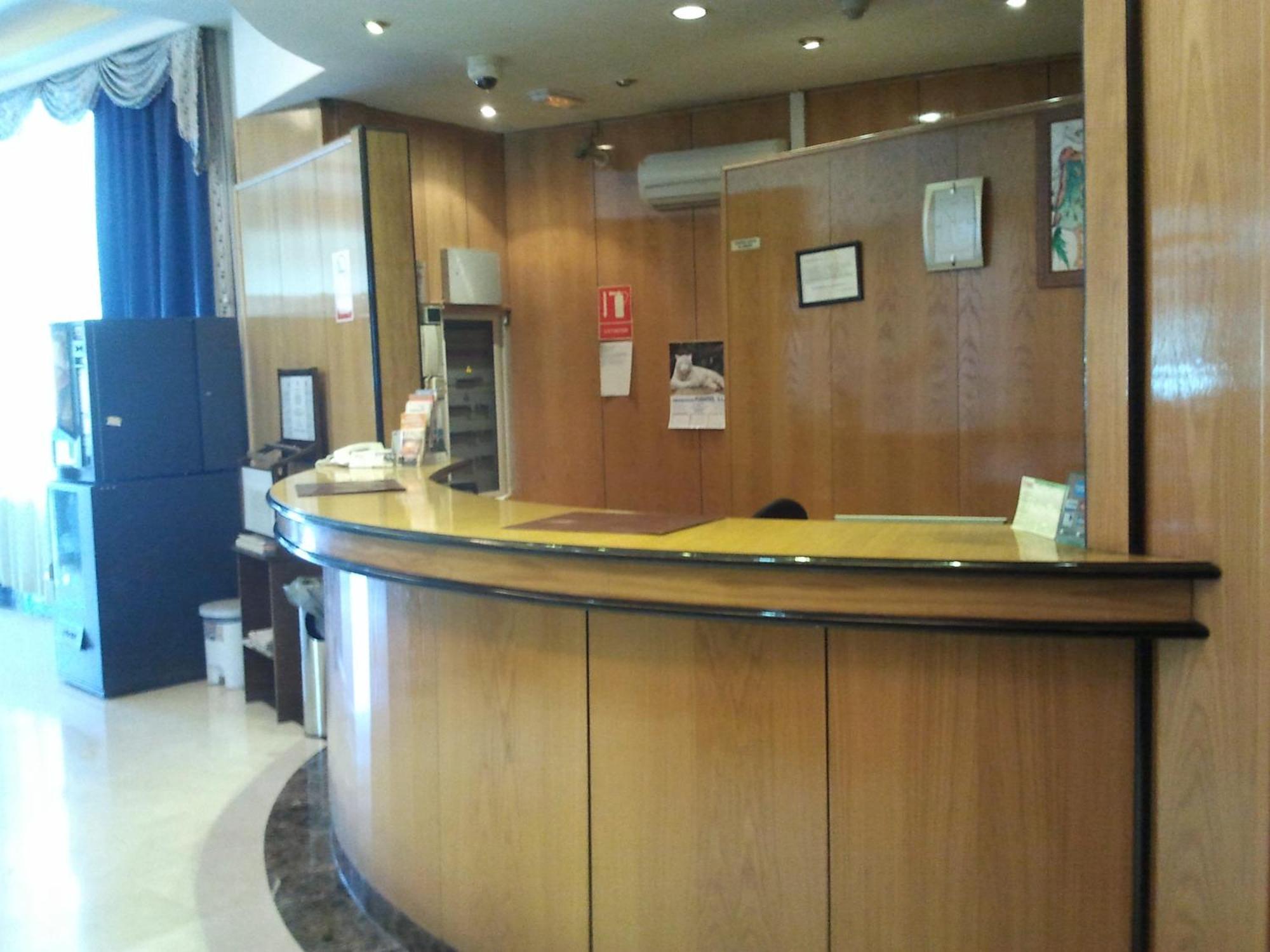 Hotel Ciudad De Фуенлабрада Екстериор снимка