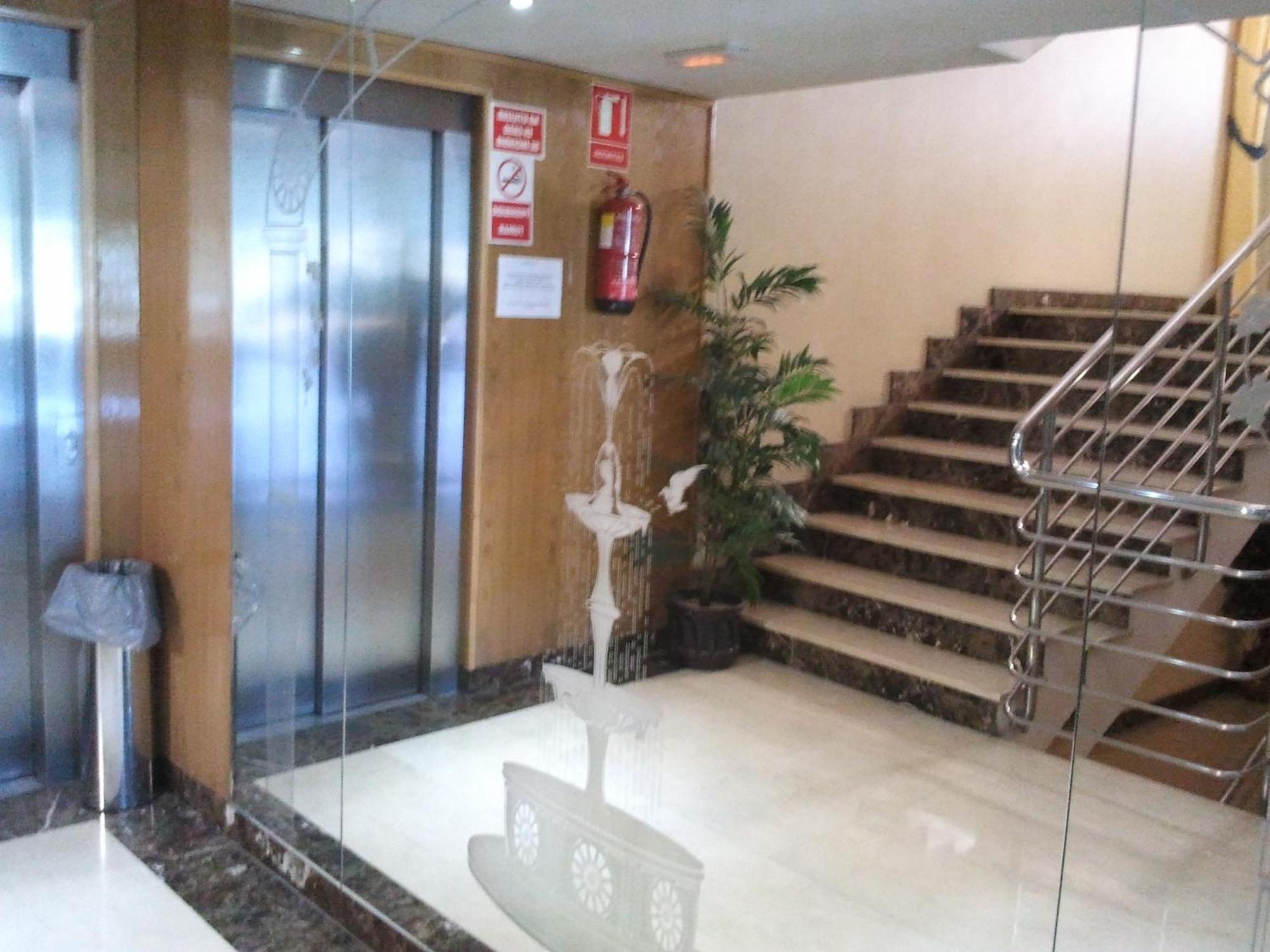 Hotel Ciudad De Фуенлабрада Екстериор снимка