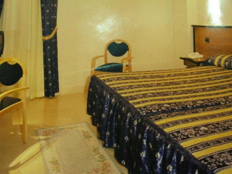 Hotel Ciudad De Фуенлабрада Екстериор снимка