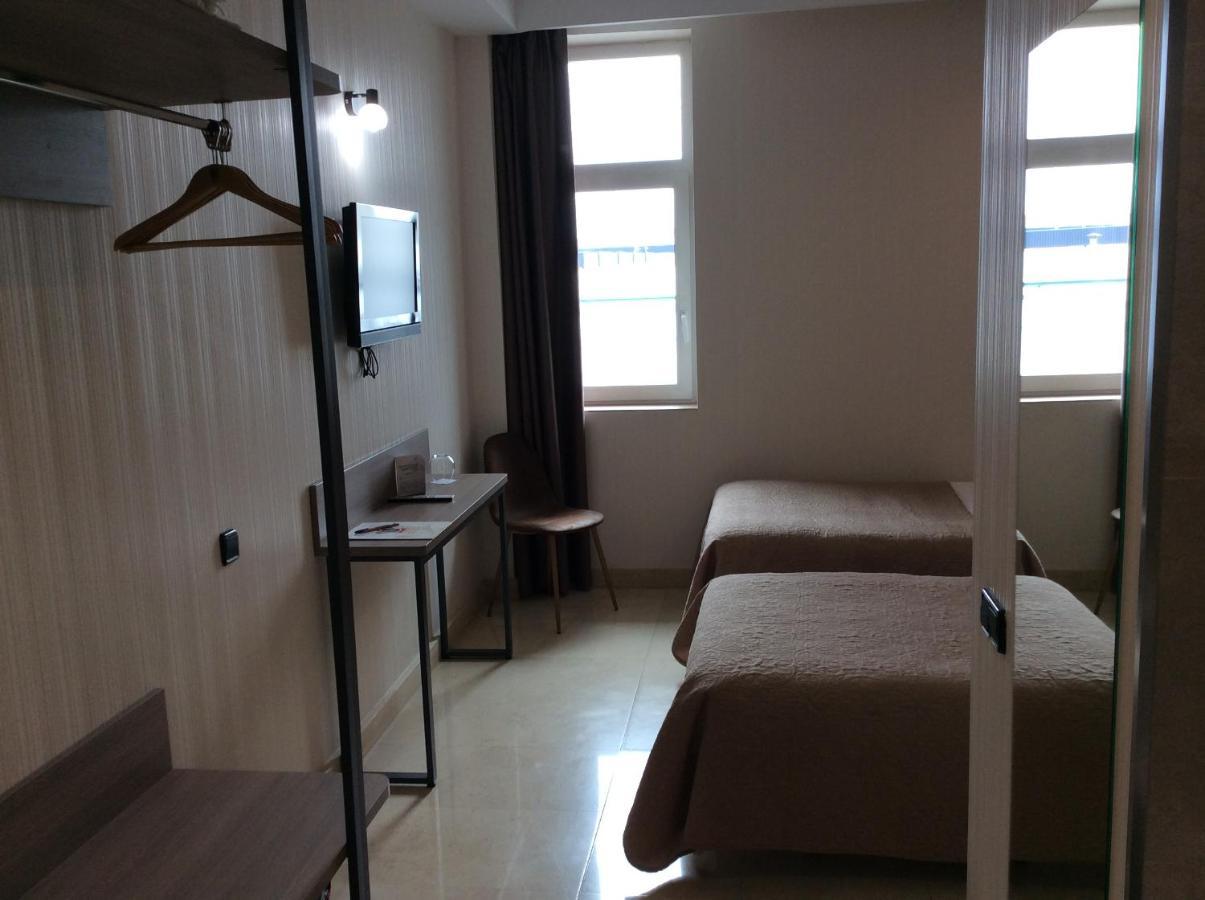 Hotel Ciudad De Фуенлабрада Екстериор снимка